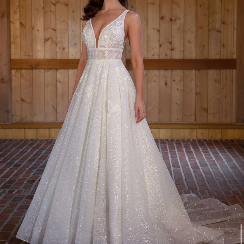 Elegant White Wedding Dress